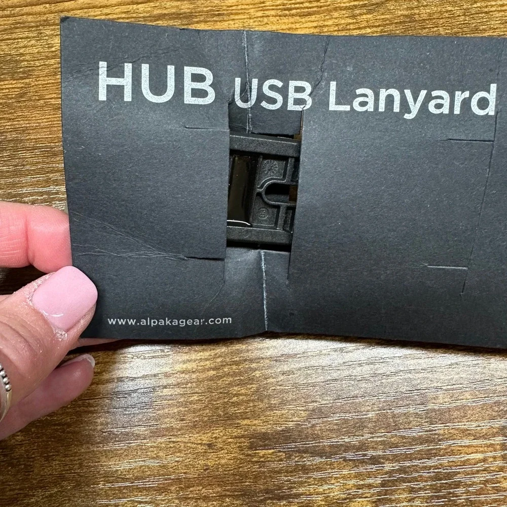NEW ALPAKA HUB USB Lanyard USB-C to USB-C 60W Charging Cable 3ft Black Fidlock